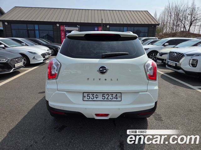 KG Mobility (SsangYong) Tivoli LX 2WD HI-DLX 2015 — фото 3