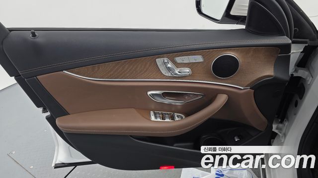 Mercedes-Benz E-Class (W213) E250 Exclusive 2021 — фото 24
