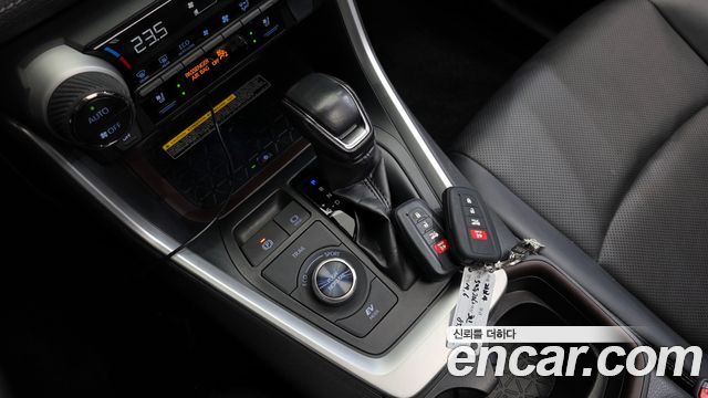 Toyota RAV4 (V) 2.5 4WD Hybrid 2019 — фото 9