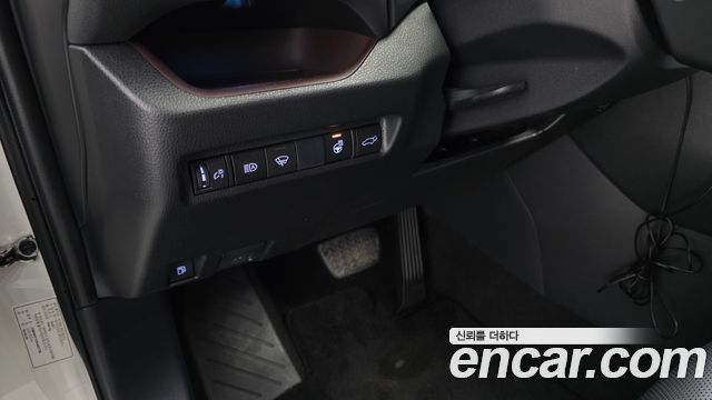 Toyota RAV4 (V) 2.5 4WD Hybrid 2019 — фото 14