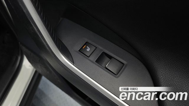 Toyota RAV4 (V) 2.5 4WD Hybrid 2019 — фото 18
