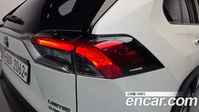 Toyota RAV4 (V) 2.5 4WD Hybrid 2019 — фото 23