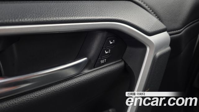 Toyota RAV4 (V) 2.5 4WD Hybrid 2019 — фото 28