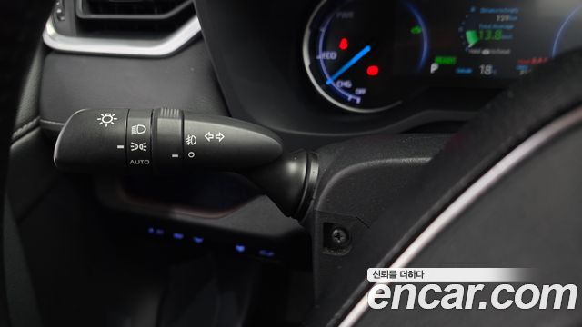 Toyota RAV4 (V) 2.5 4WD Hybrid 2019 — фото 31