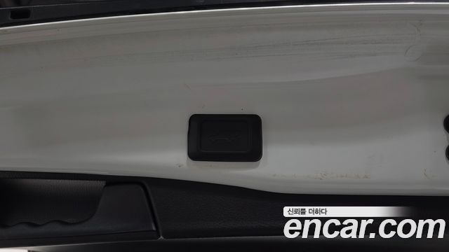 Toyota RAV4 (V) 2.5 4WD Hybrid 2019 — фото 34