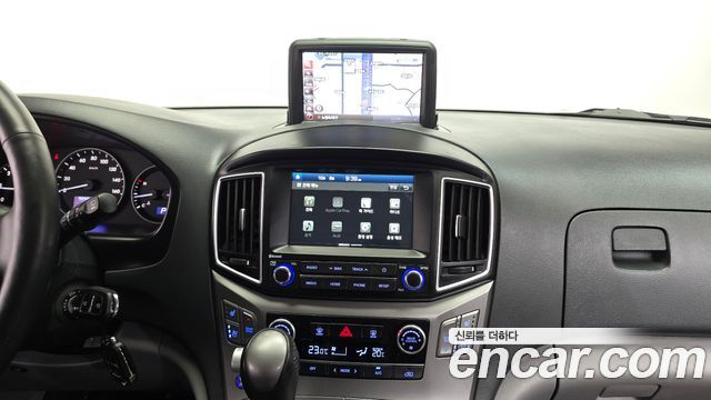 Hyundai Grand Starex Wagon 11-Seater Modern 2020 — фото 14