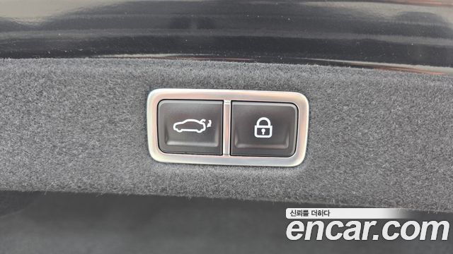 Hyundai Grandeur (GN7) 2,5 Gasoline 2WD Exclusive 2024 — фото 20
