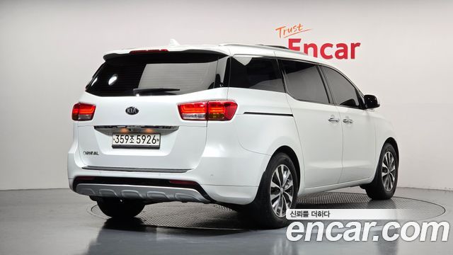 Kia Carnival 9-seater Luxury 2017 — фото 2