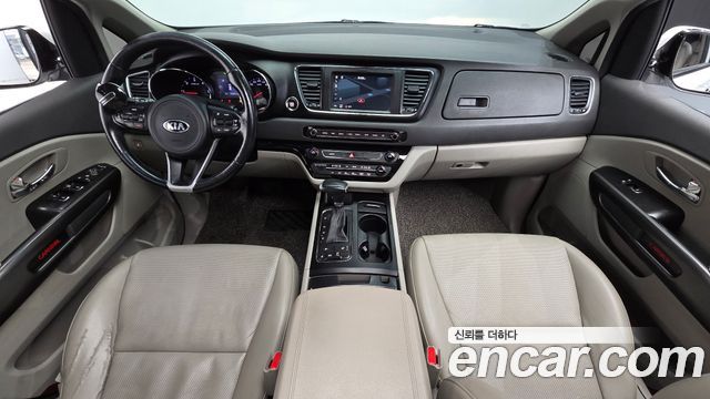 Kia Carnival 9-seater Luxury 2017 — фото 7