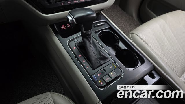 Kia Carnival 9-seater Luxury 2017 — фото 9