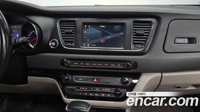 Kia Carnival 9-seater Luxury 2017 — фото 17