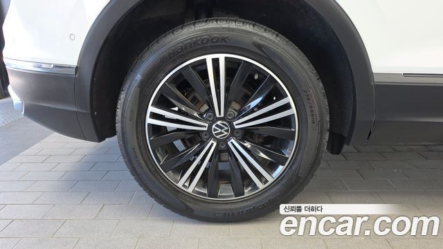 Volkswagen Tiguan (II) 2.0 TDI 4-Motion Premium 2021 — фото 5