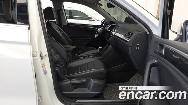Volkswagen Tiguan (II) 2.0 TDI 4-Motion Premium 2021 — фото 11