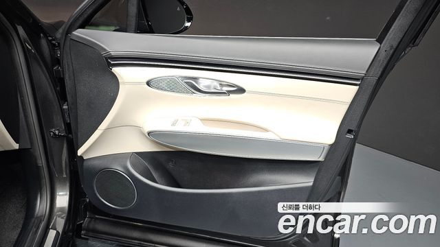 Genesis GV70 2.5T Gasoline 2WD 2023 — фото 24