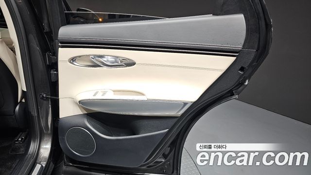 Genesis GV70 2.5T Gasoline 2WD 2023 — фото 25
