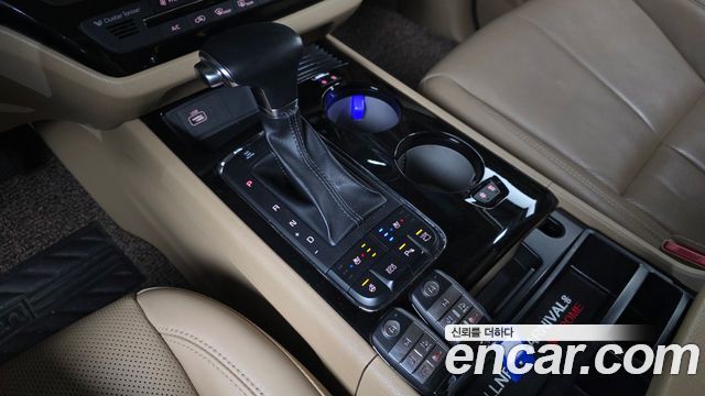 Kia Carnival Gasoline 7-seater Hi-Limousine President 2018 — фото 9