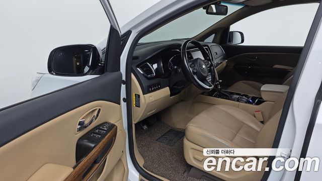 Kia Carnival Gasoline 7-seater Hi-Limousine President 2018 — фото 10