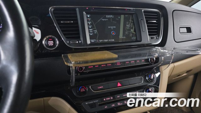 Kia Carnival Gasoline 7-seater Hi-Limousine President 2018 — фото 12