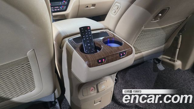 Kia Carnival Gasoline 7-seater Hi-Limousine President 2018 — фото 16