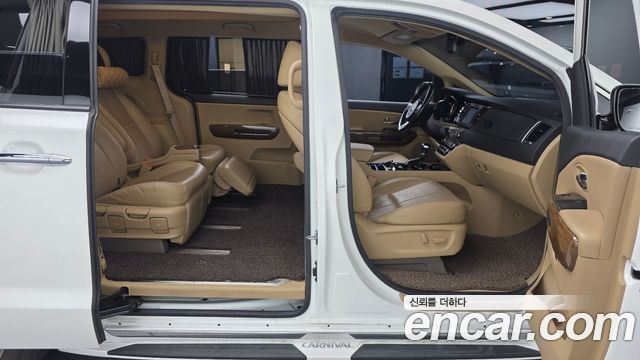 Kia Carnival Gasoline 7-seater Hi-Limousine President 2018 — фото 19