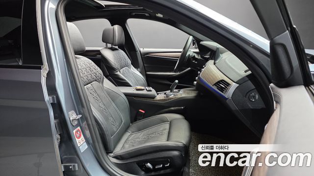 BMW 5 Series (G30) 530i xDrive M Sport Package Plus 2017 — фото 11