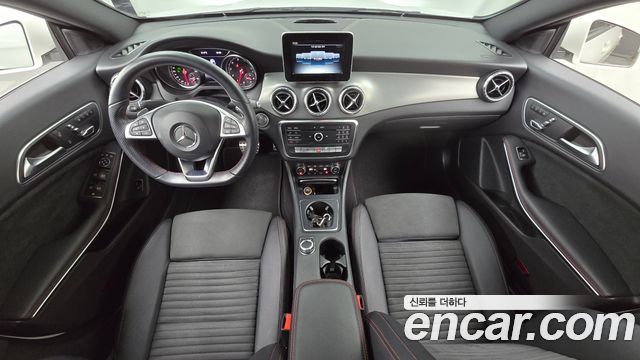 Mercedes-Benz CLA-Class (C117) CLA220 AMG Line 2018 — фото 7