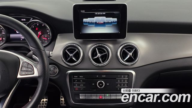 Mercedes-Benz CLA-Class (C117) CLA220 AMG Line 2018 — фото 12