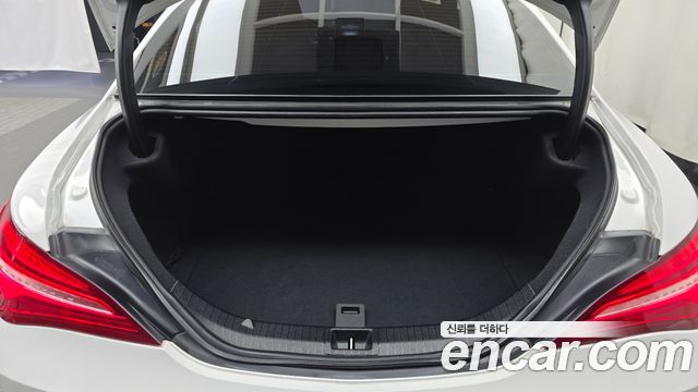Mercedes-Benz CLA-Class (C117) CLA220 AMG Line 2018 — фото 17