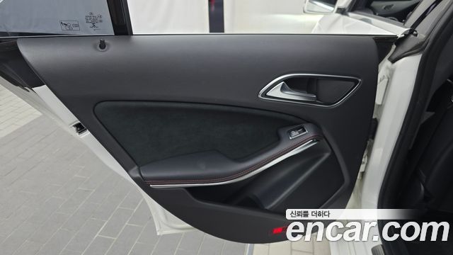 Mercedes-Benz CLA-Class (C117) CLA220 AMG Line 2018 — фото 25