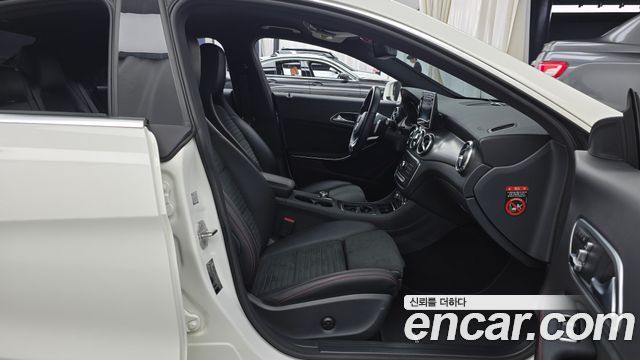Mercedes-Benz CLA-Class (C117) CLA220 AMG Line 2018 — фото 26