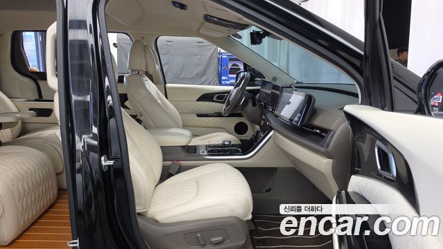 Kia Carnival (IV) Gasoline 9-seater Limousine(Special vehicle) 2023 — фото 11