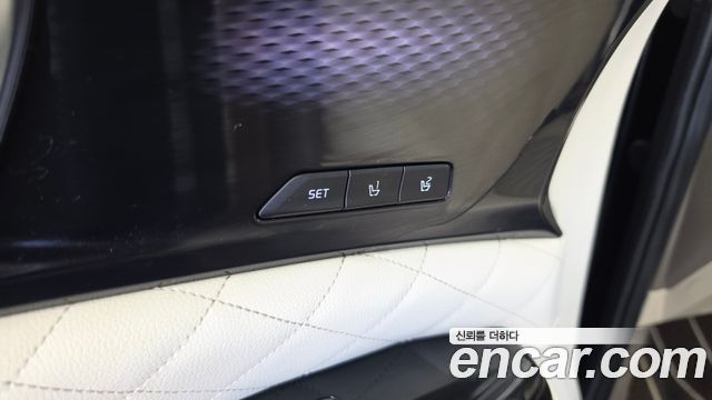 Kia Carnival (IV) Gasoline 9-seater Limousine(Special vehicle) 2023 — фото 30