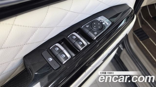 Kia Carnival (IV) Gasoline 9-seater Limousine(Special vehicle) 2023 — фото 34