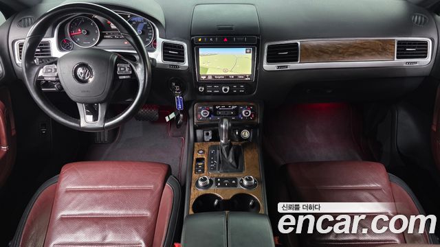 Volkswagen Touareg V6 3.0 TDI BMT Exclusive 7P5 2016 — фото 7