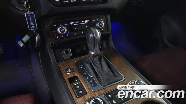 Volkswagen Touareg V6 3.0 TDI BMT Exclusive 7P5 2016 — фото 9