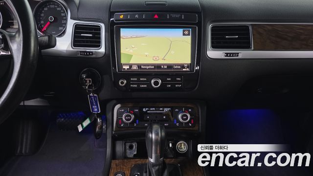 Volkswagen Touareg V6 3.0 TDI BMT Exclusive 7P5 2016 — фото 14