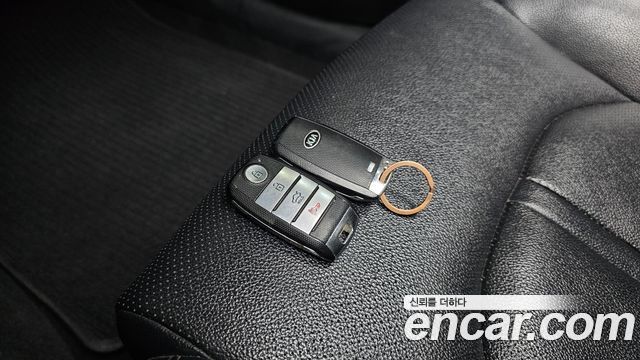 Kia K5 (II) 2.0 MX Prestige 2016 — фото 19