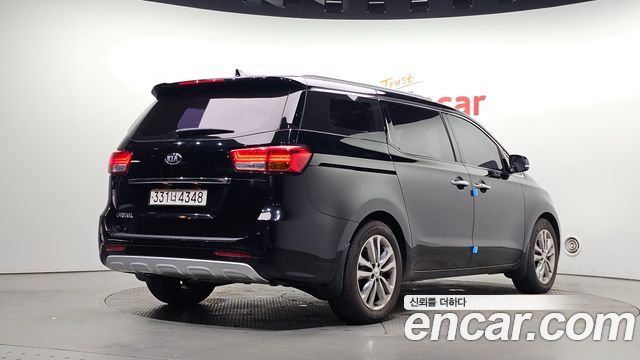 Kia Carnival 9-seater Prestige 2018 — фото 2