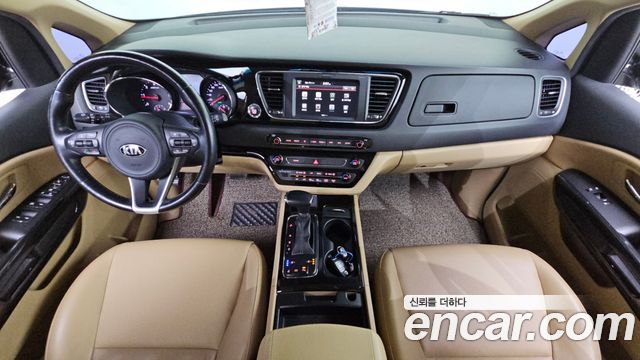 Kia Carnival 9-seater Prestige 2018 — фото 7