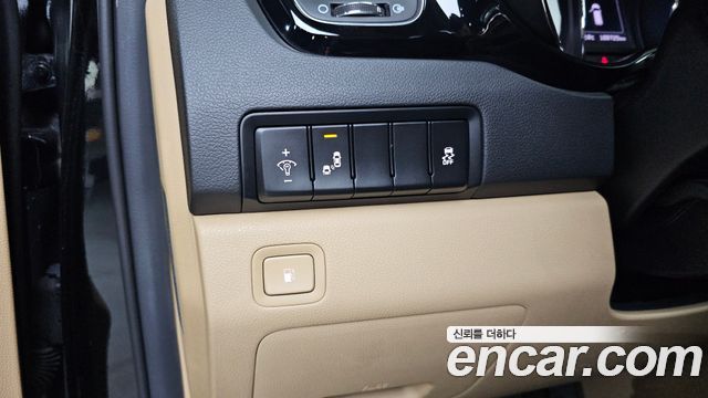 Kia Carnival 9-seater Prestige 2018 — фото 13