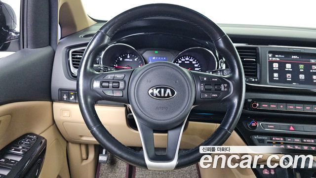 Kia Carnival 9-seater Prestige 2018 — фото 14