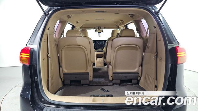 Kia Carnival 9-seater Prestige 2018 — фото 20