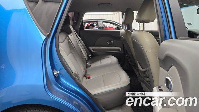 Kia Soul EV EV 2015 — фото 12