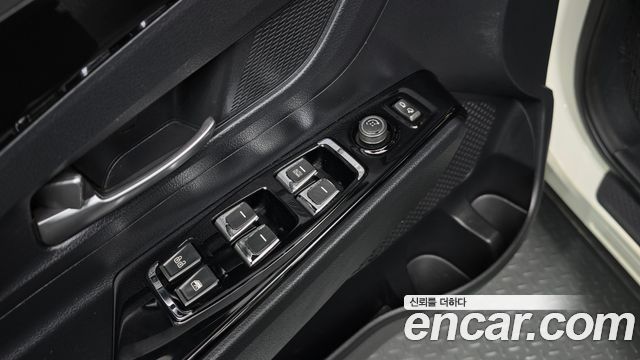 KG Mobility (SsangYong) Beautiful Korando Diesel 1.6 2WD C5 Plus 2020 — фото 15