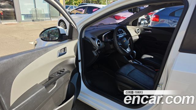 Chevrolet Aveo Sedan 1.4 Turbo LS 2018 — фото 10
