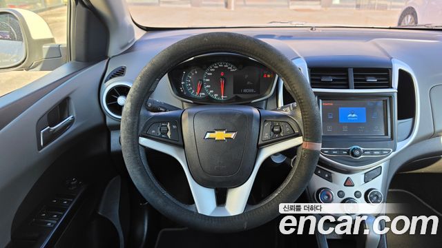 Chevrolet Aveo Sedan 1.4 Turbo LS 2018 — фото 14