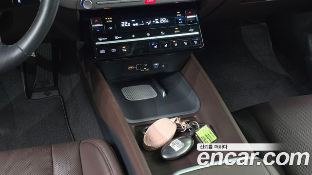 Hyundai Grandeur (GN7) 2,5 Gasoline 2WD Premium 2023 — фото 19