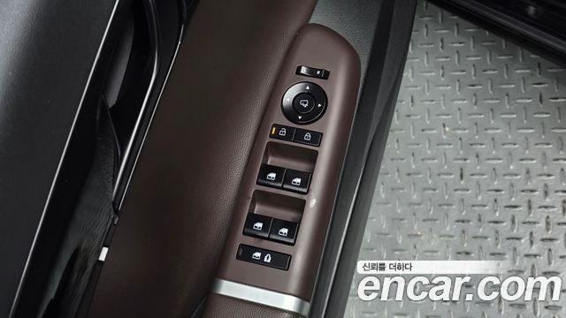Hyundai Grandeur (GN7) 2,5 Gasoline 2WD Premium 2023 — фото 20