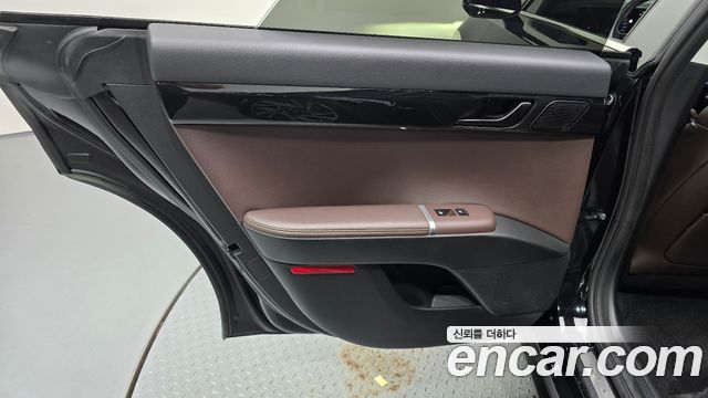Hyundai Grandeur (GN7) 2,5 Gasoline 2WD Premium 2023 — фото 25