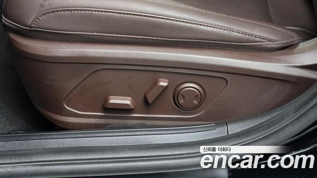 Hyundai Grandeur (GN7) 2,5 Gasoline 2WD Premium 2023 — фото 27